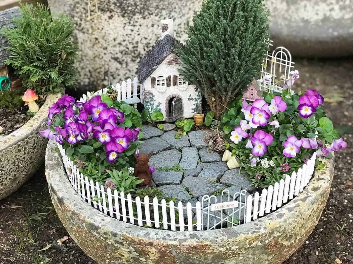 Small Cottage House Fairy Garden