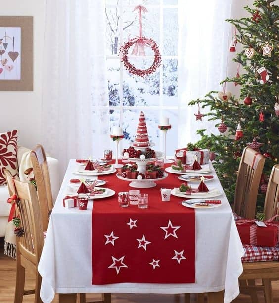 Decorate Your Dining Table with Red Christmas Decor