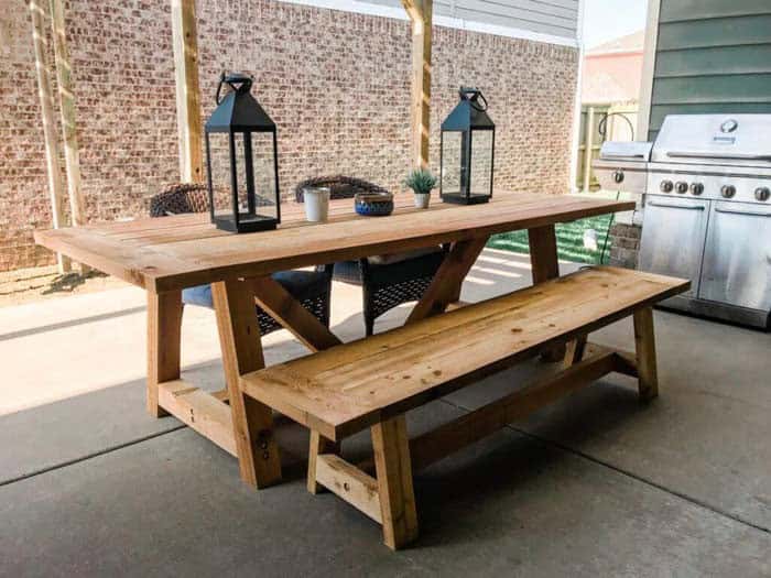 Enjoy Meals Outdoors in the Summer with an Outdoor Kitchen