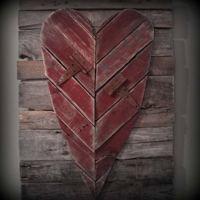 Create Vintage Decor with Pallet Wood Hearts