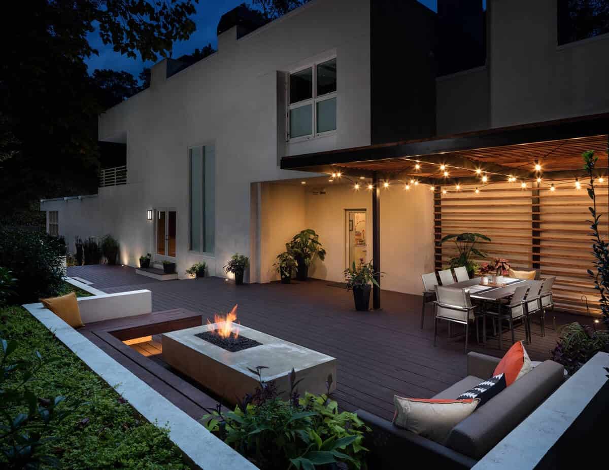 Contemporary Outdoor Oasis