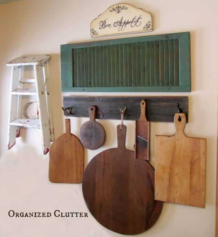 Decorate a Wall With Vintage Finds