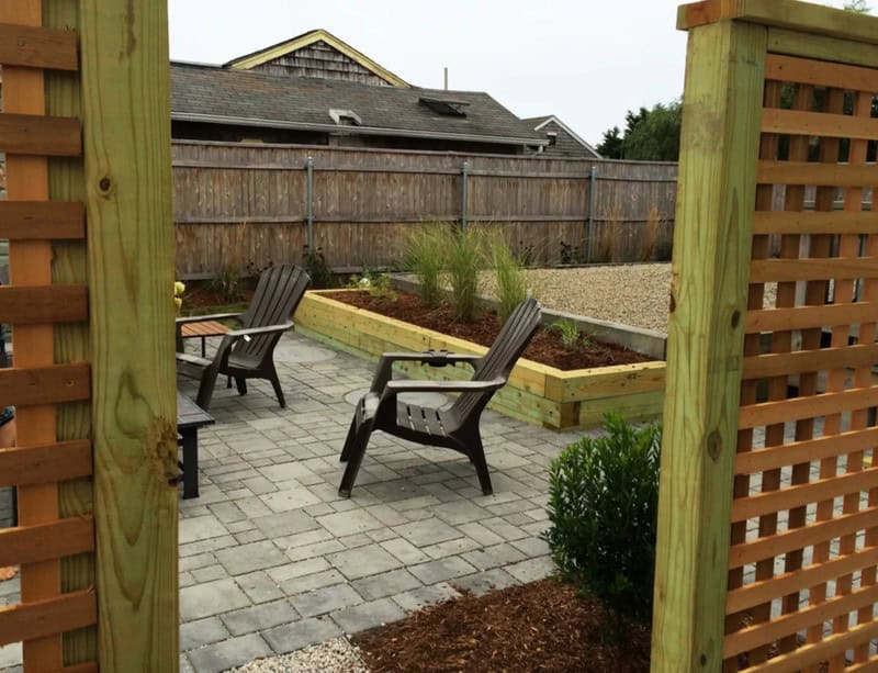 Next-To-The-Fence Sitting Nook