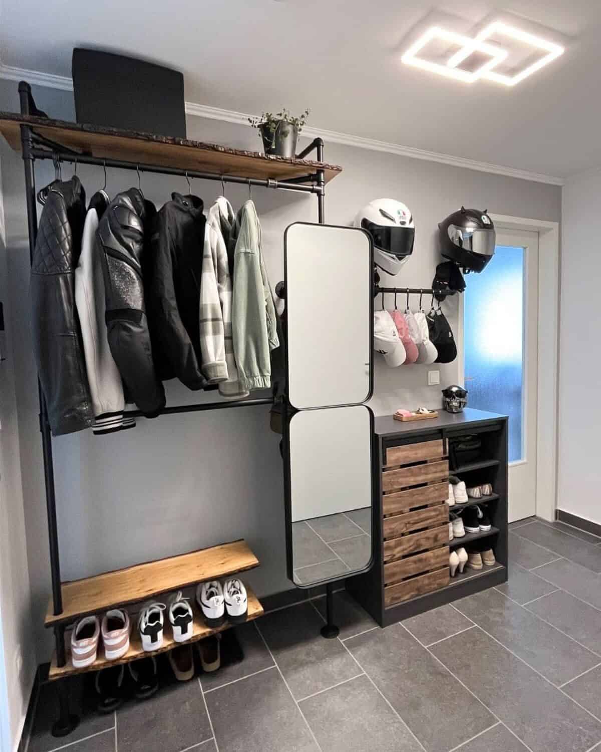 Simple Open Closet Design