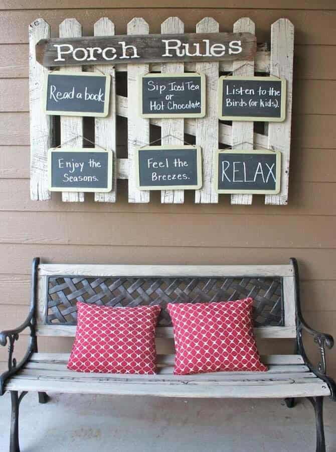 Use a Picket Fence Sign with Chalkboard Accents