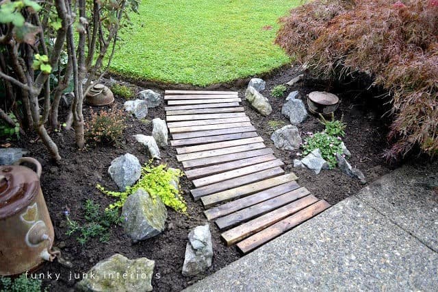 Wooden Pallet Walkway