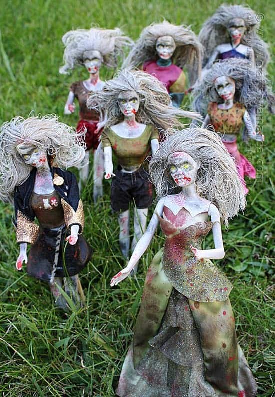 Ghoulish Zombie Dolls For Your Yard