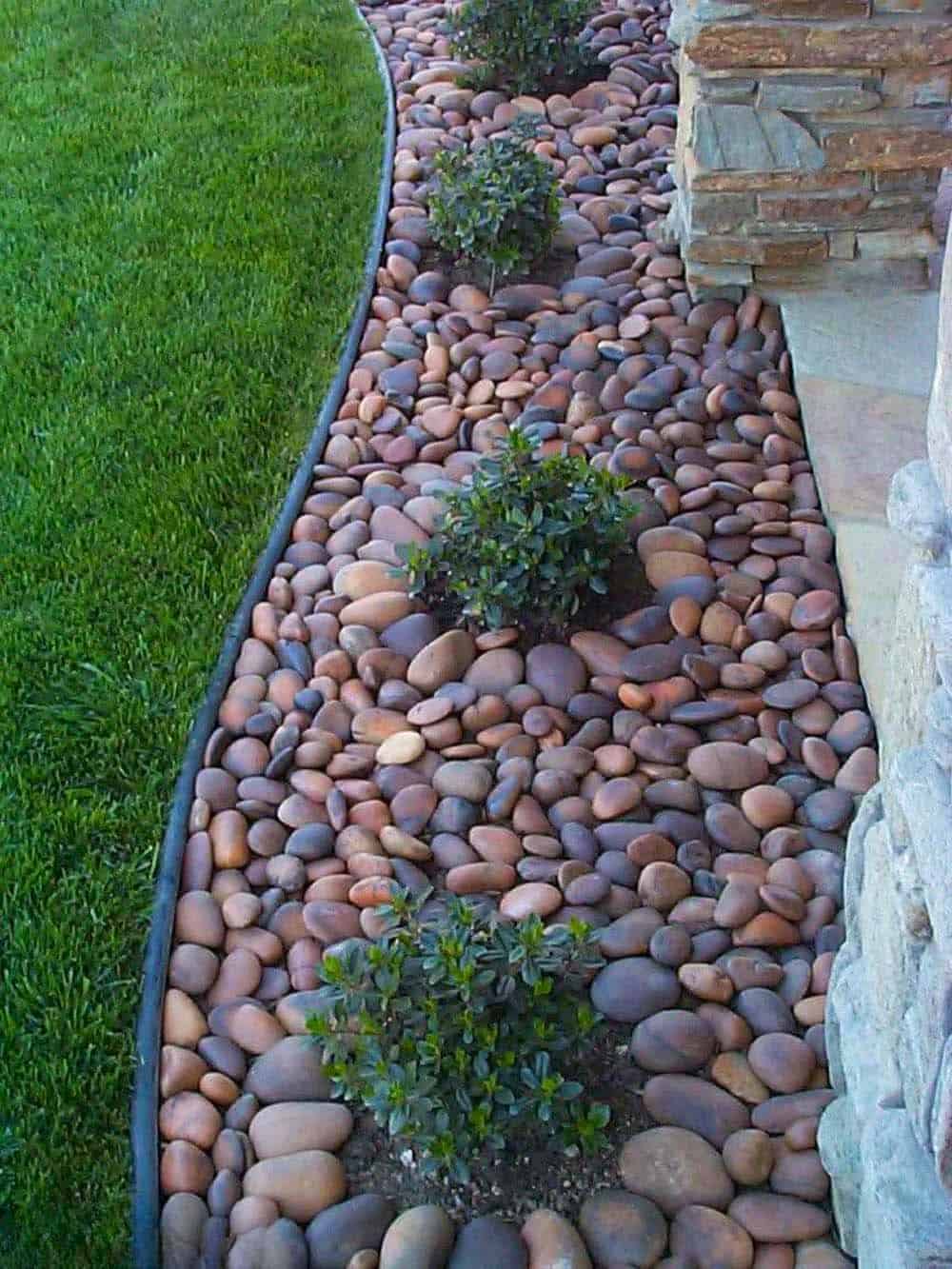 River Stone Garden Edge