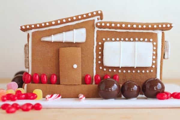 Make a Contemporary Gingerbread House Design