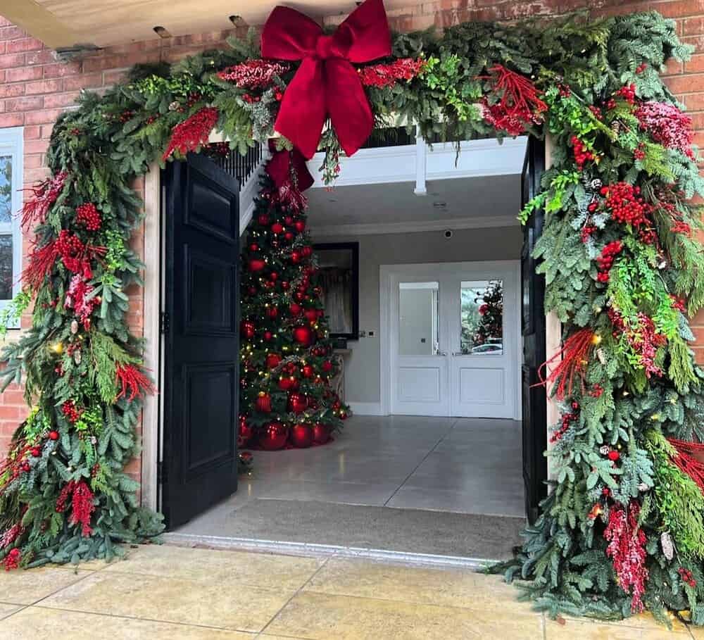 Go Big with a Lustrous Garland and Christmas Tree