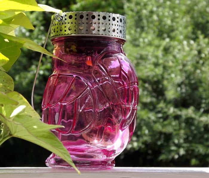 Transform a Jar into a Solar-Powered Accent Piece