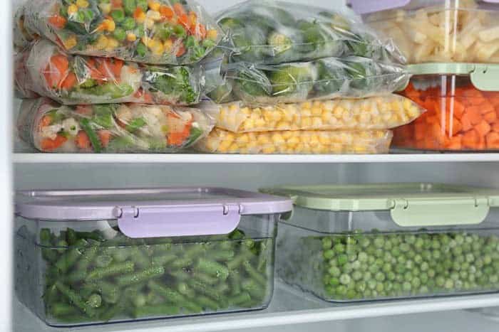 Get Optimal Food Storage with Plastic Bags and Tubs