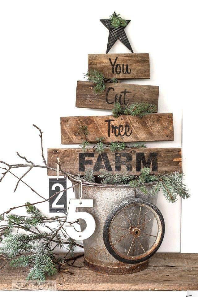 Stenciled Pallet Wood Tree Décor