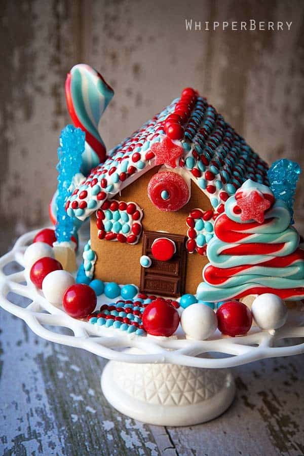 Show Patriotism with This Gingerbread House Design