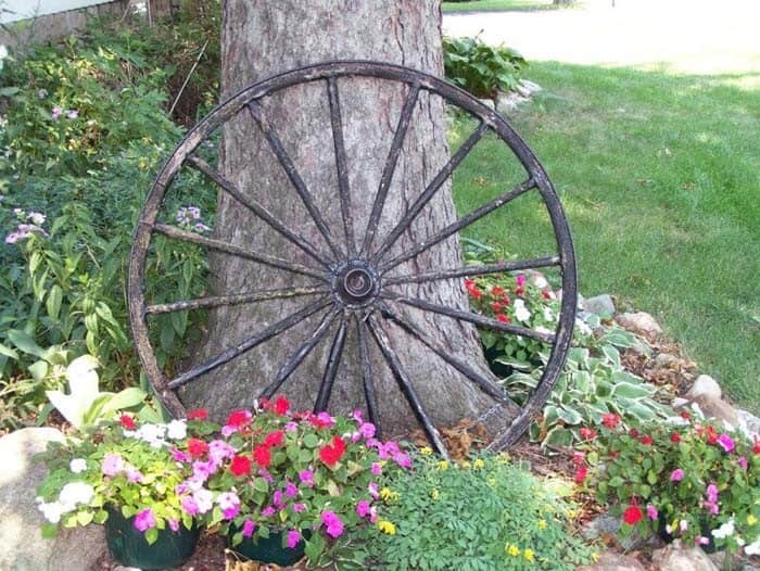 Wagon Wheel Adds Vintage Vibe to Flowerbed