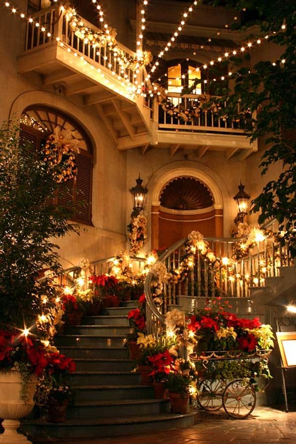 Make Your Staircase Stand Out with Mirrored Decorations