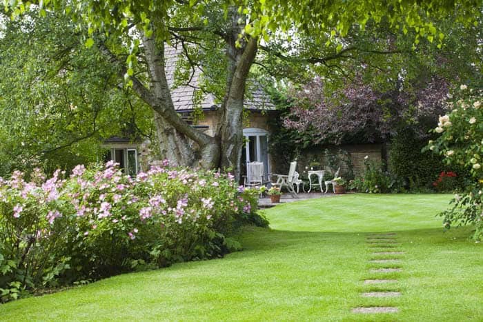 Make An English Style Cottage Garden