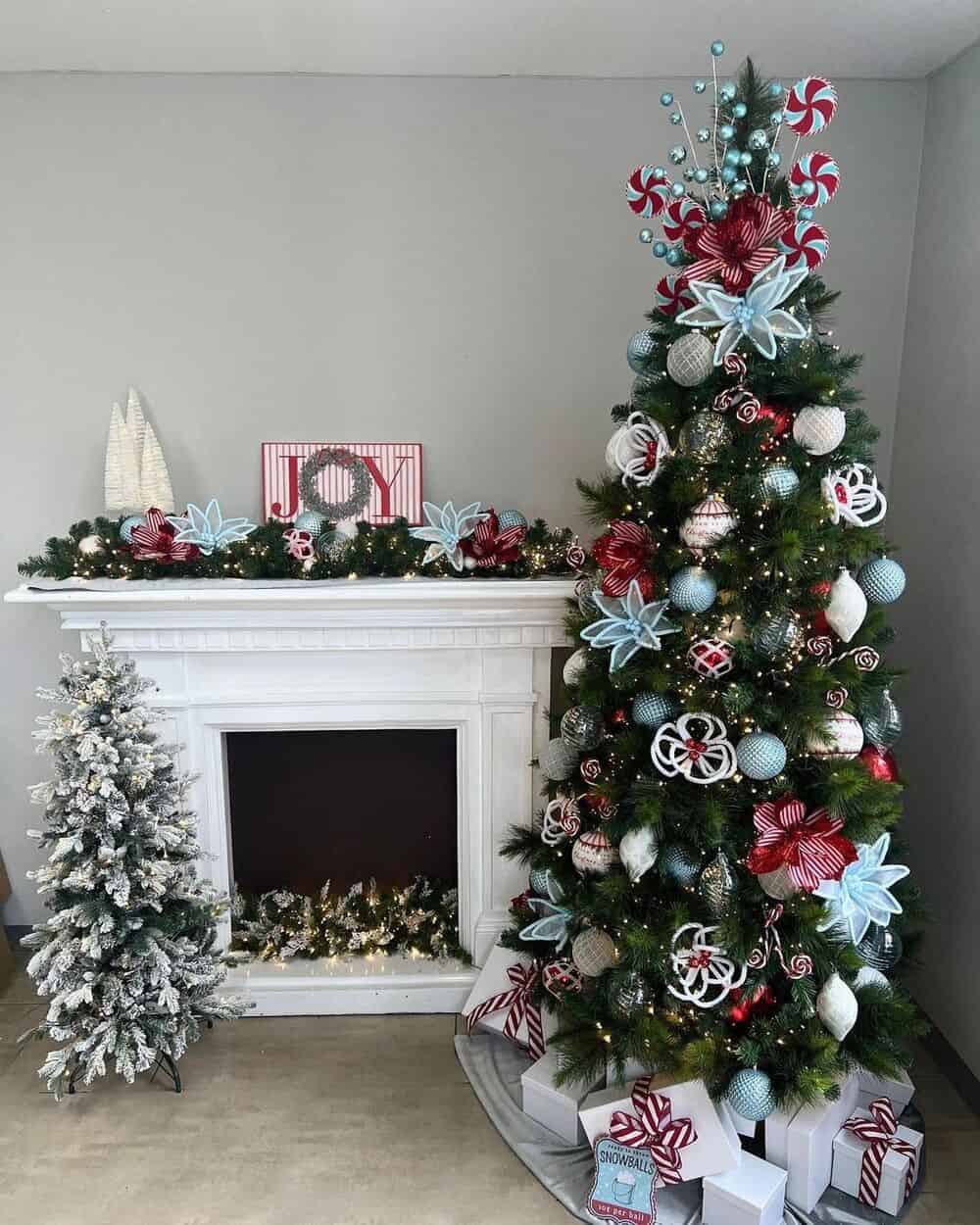 Blue, White And Red Christmas Decor