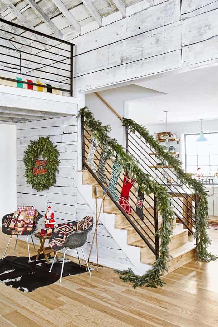 Trailing Garland Highlights A Contemporary Space