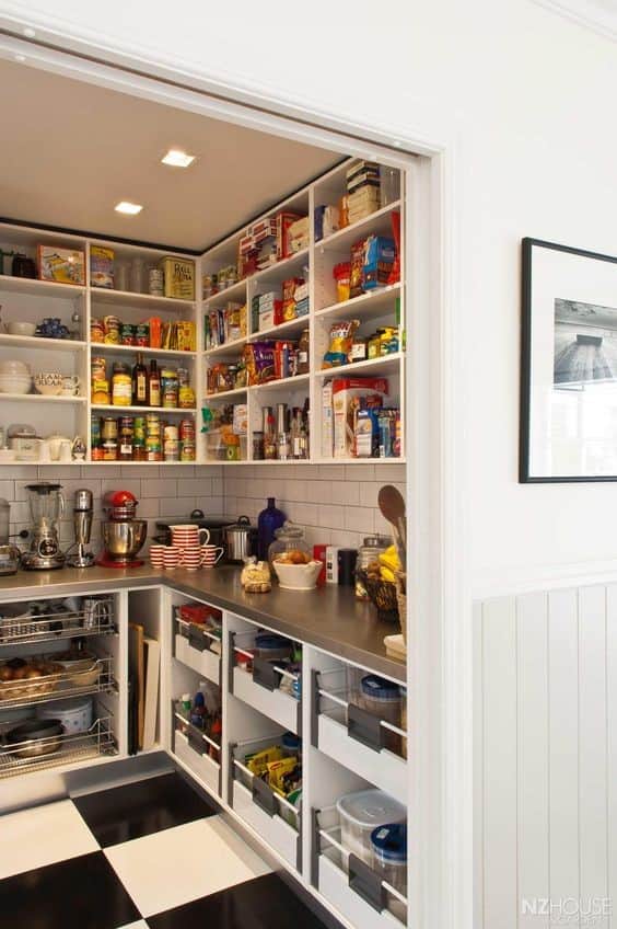 Efficient Pantry Pull-Outs