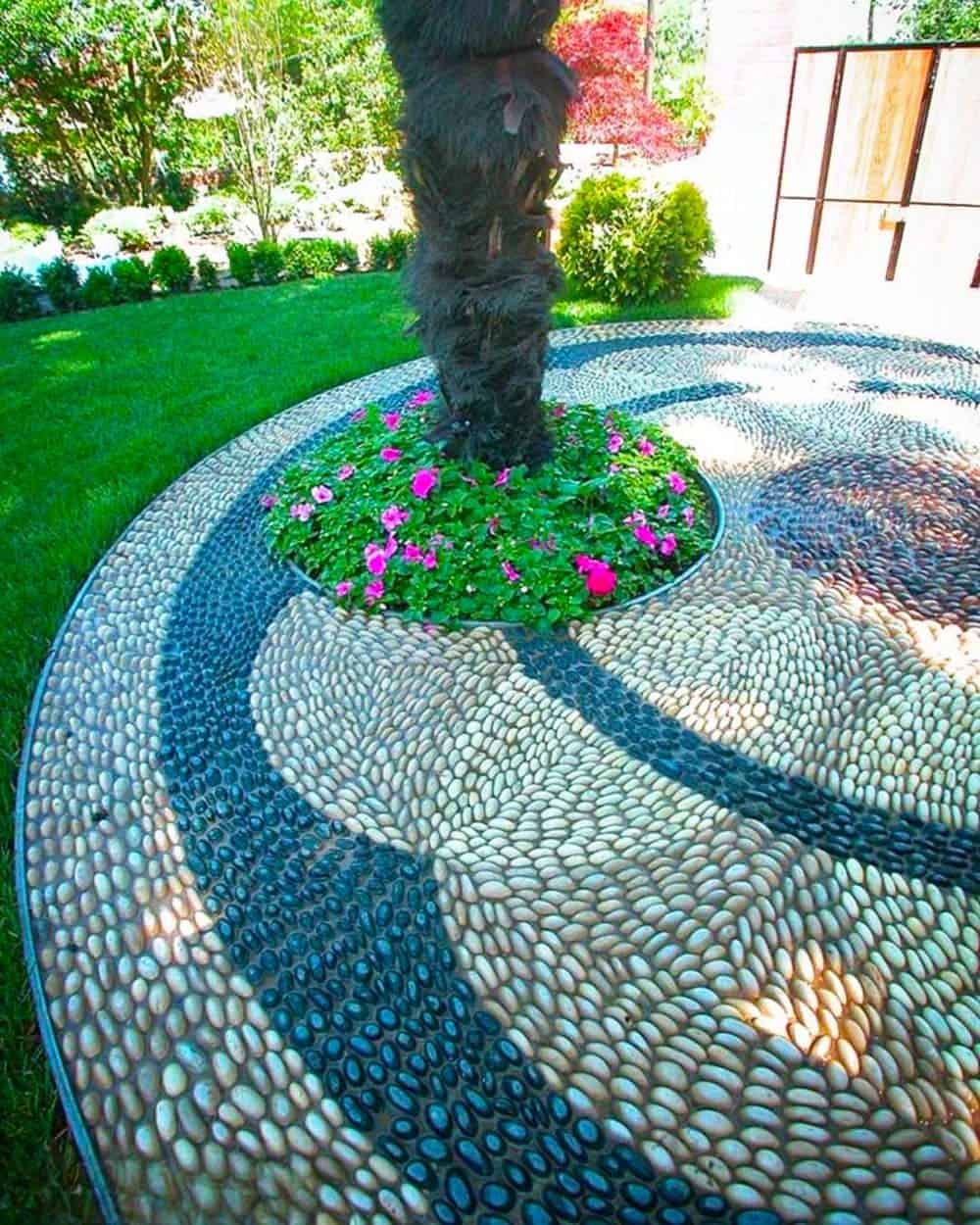 Pebble Mosaic Swirl