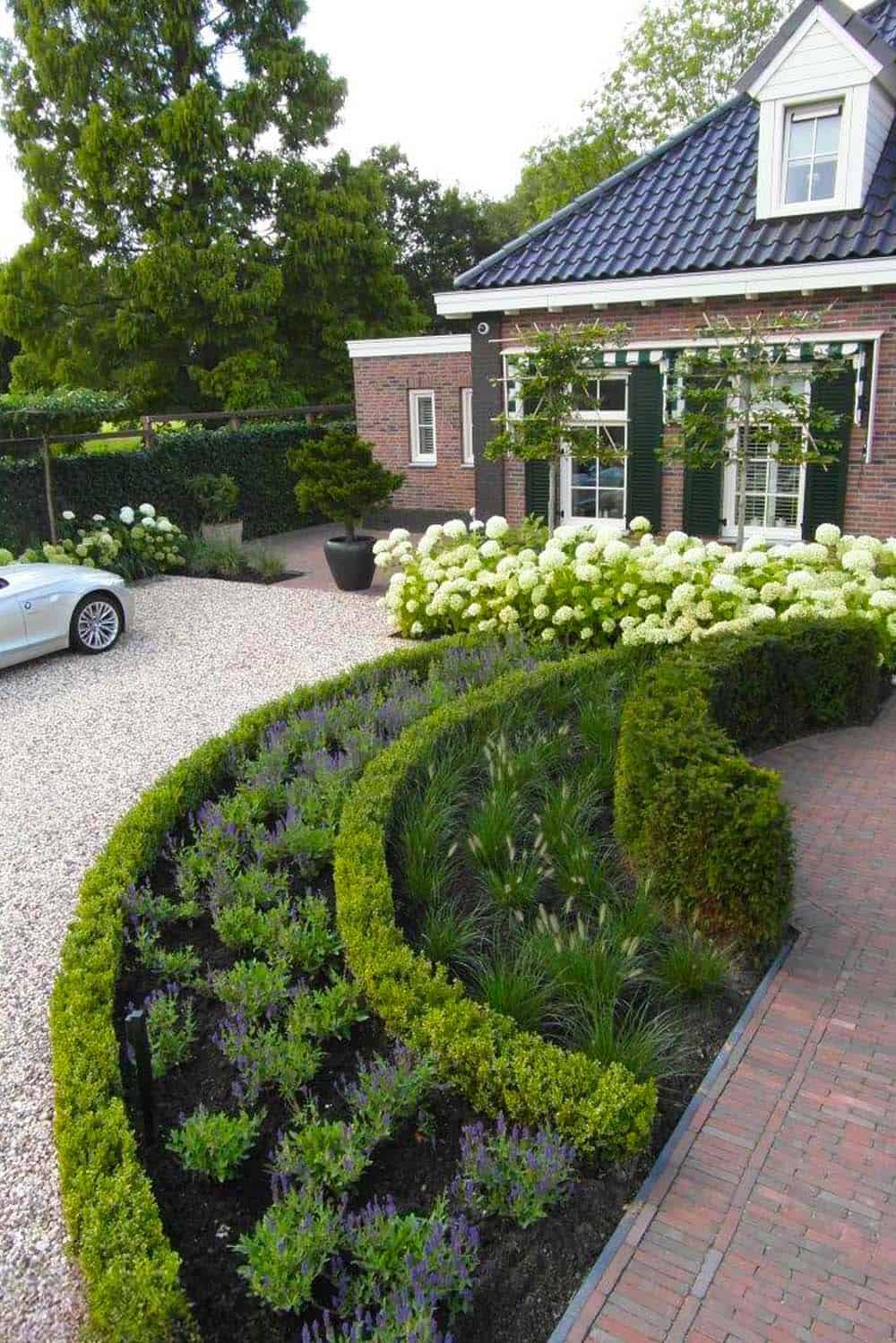 Manicured Driveway Borders