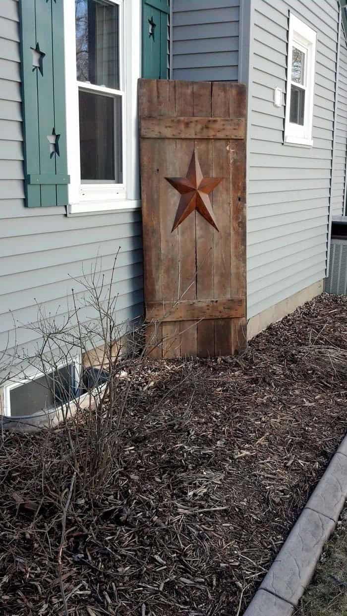 Outdoor Décor From Rustic Door