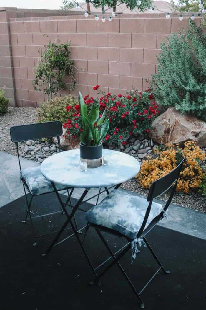 Upgrade a Patio with a Minimalist Outdoor Dining Setup