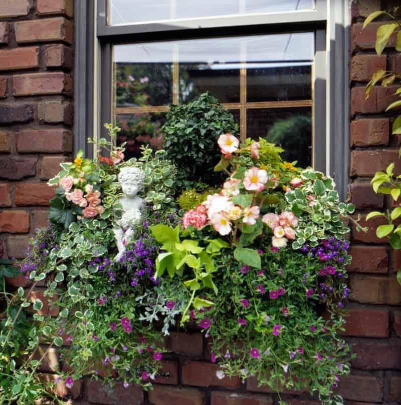 Small Scale Roman Garden