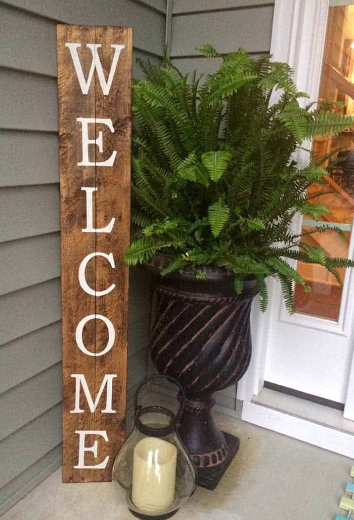 Invite Guests with Elegant Farmhouse Porch Decor