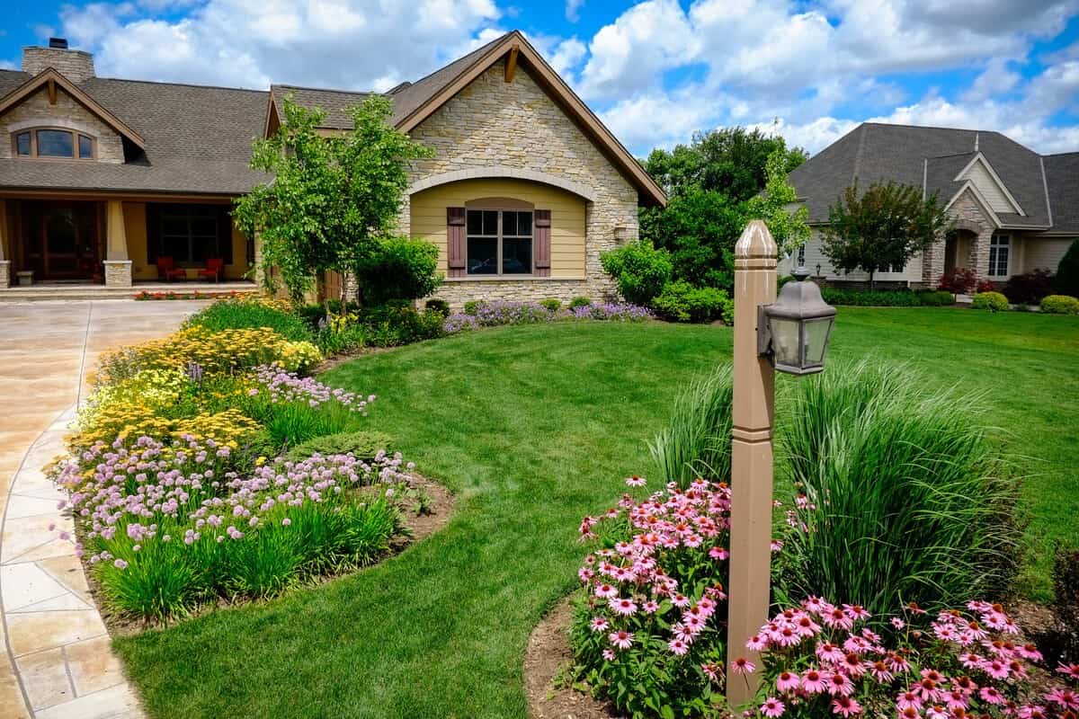 Garden Beds With Seasonal Flowers