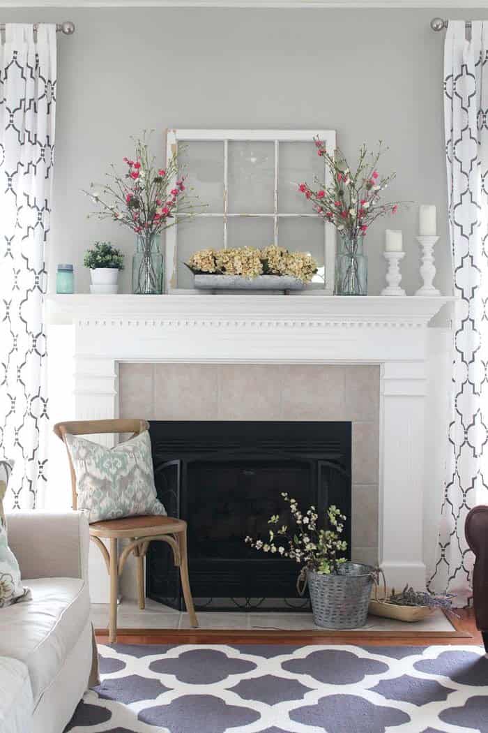 Blend Old and Modern Elements with Your Fireplace Mantel