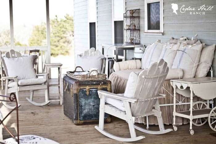 Cozy Shabby Chic Outdoor Furniture