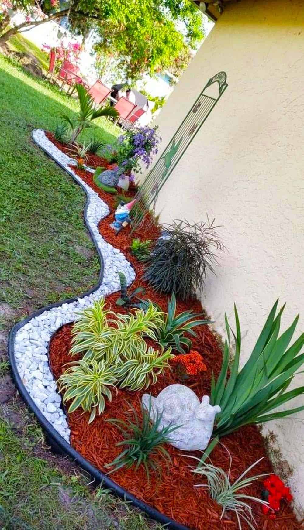 Whimsical Garden Curves