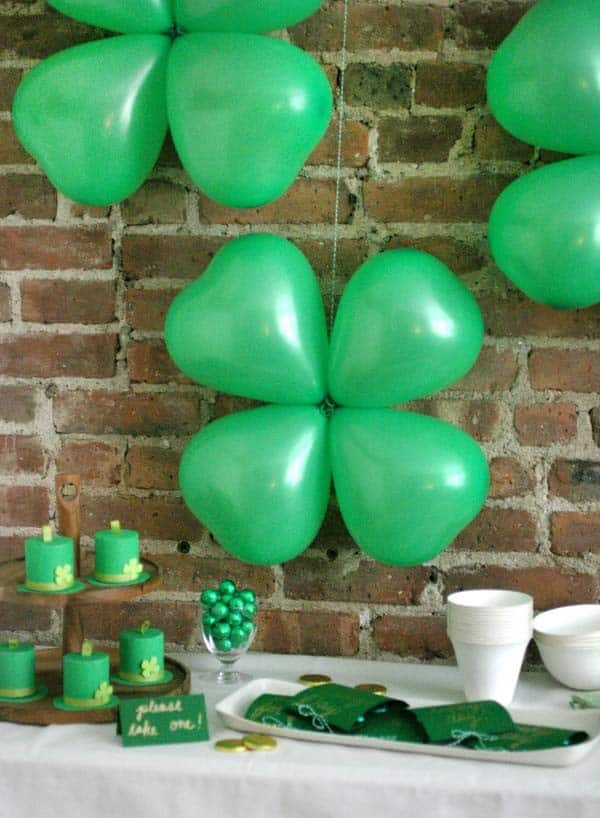 Make Shamrock Decor with Balloons