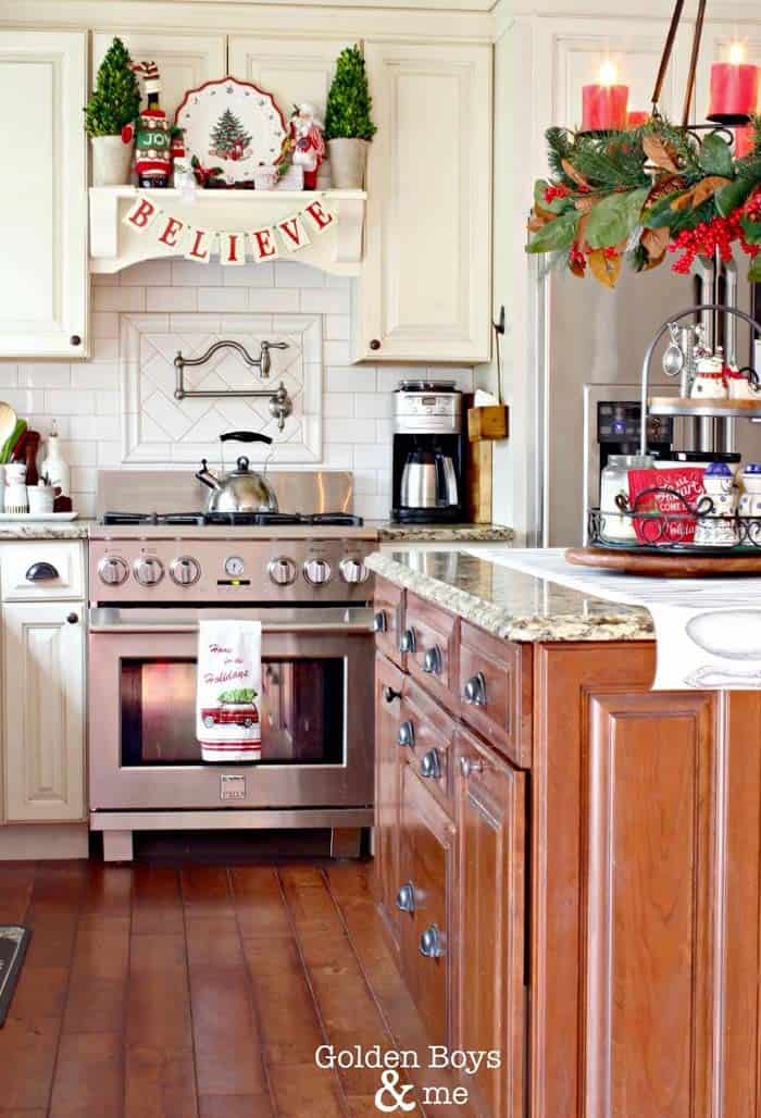 Create an Enchanting Kitchen with Christmas Decor