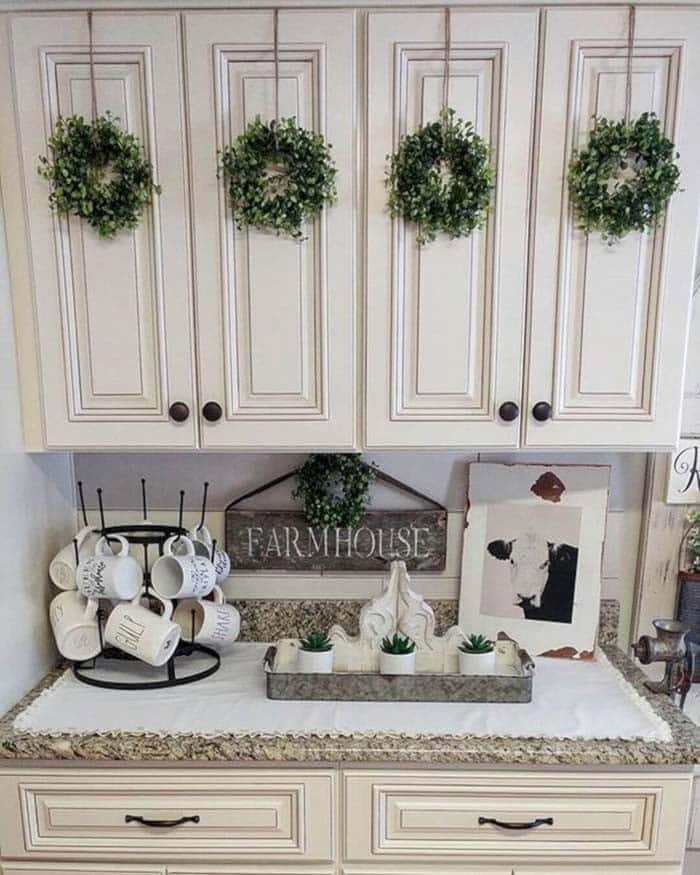 Natural Green Wreath Cabinet Hangers