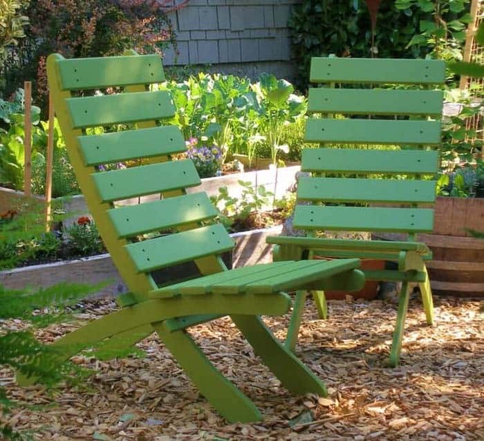 Relax in Style with Leafy Green Arm-Free Chairs