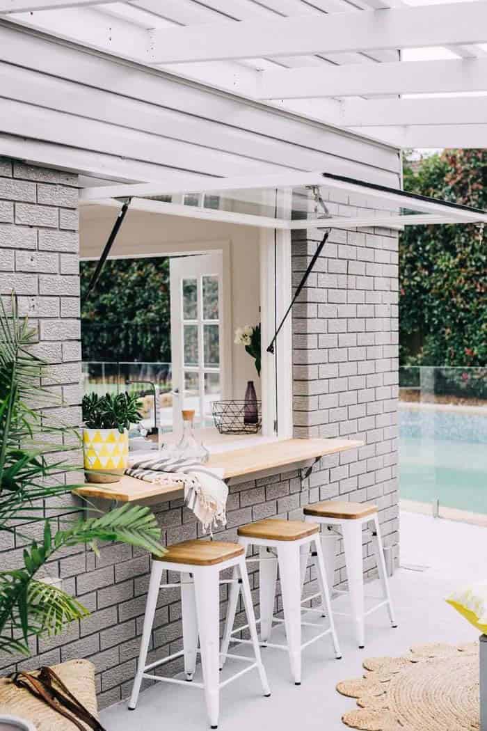 Clever Murphy Bar Pergola