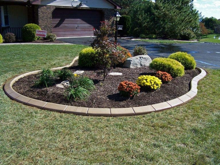 Drive Lane Garden Island With Mulch