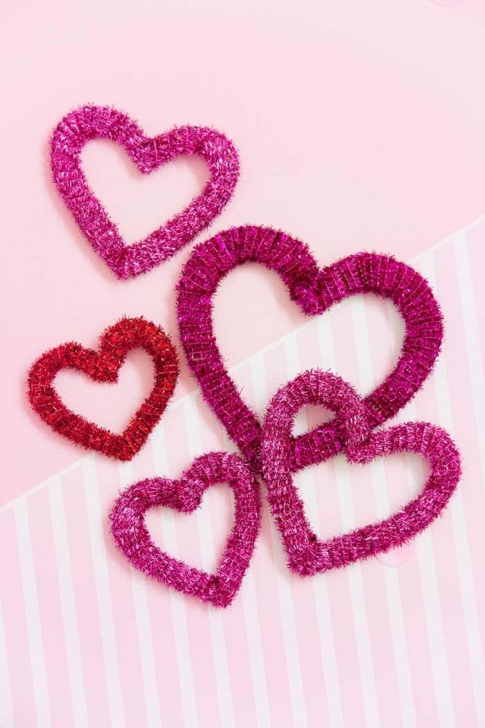 Create Rustic Valentine’s Heart Decor with Pipe Cleaners