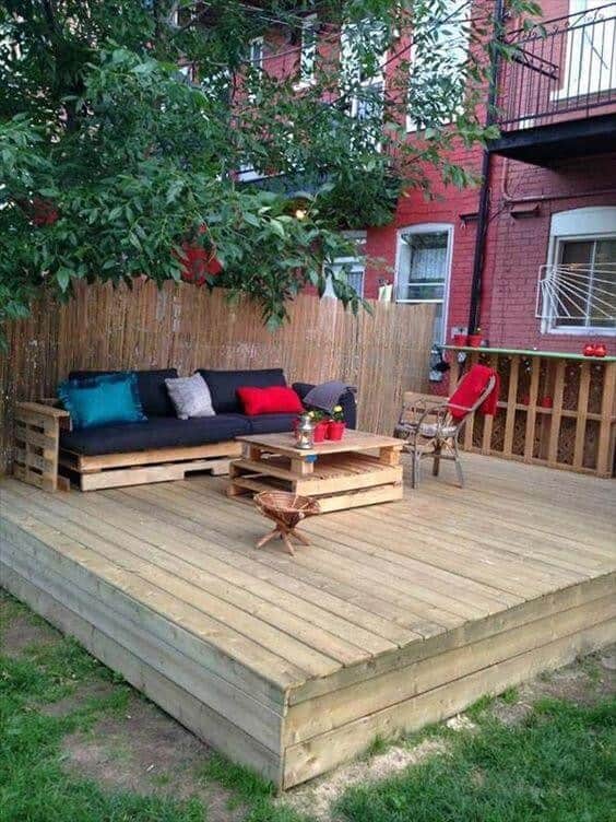 Add Splendour to Your Wooden Deck with Pallet Furniture