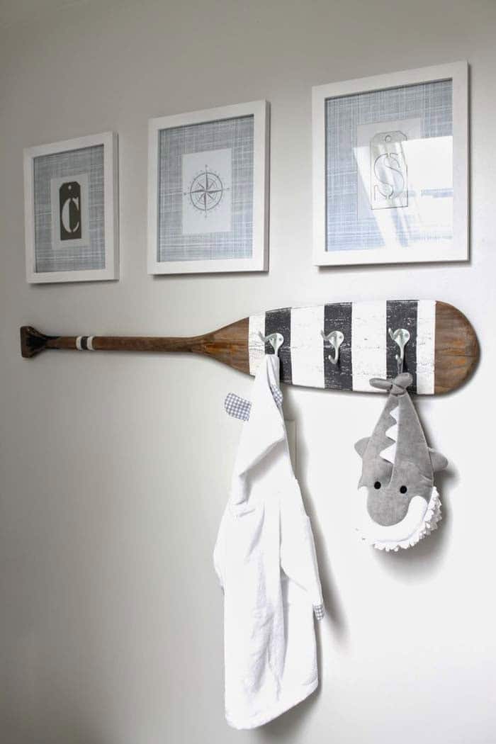 Make A Towel Rack Out Of An Oar