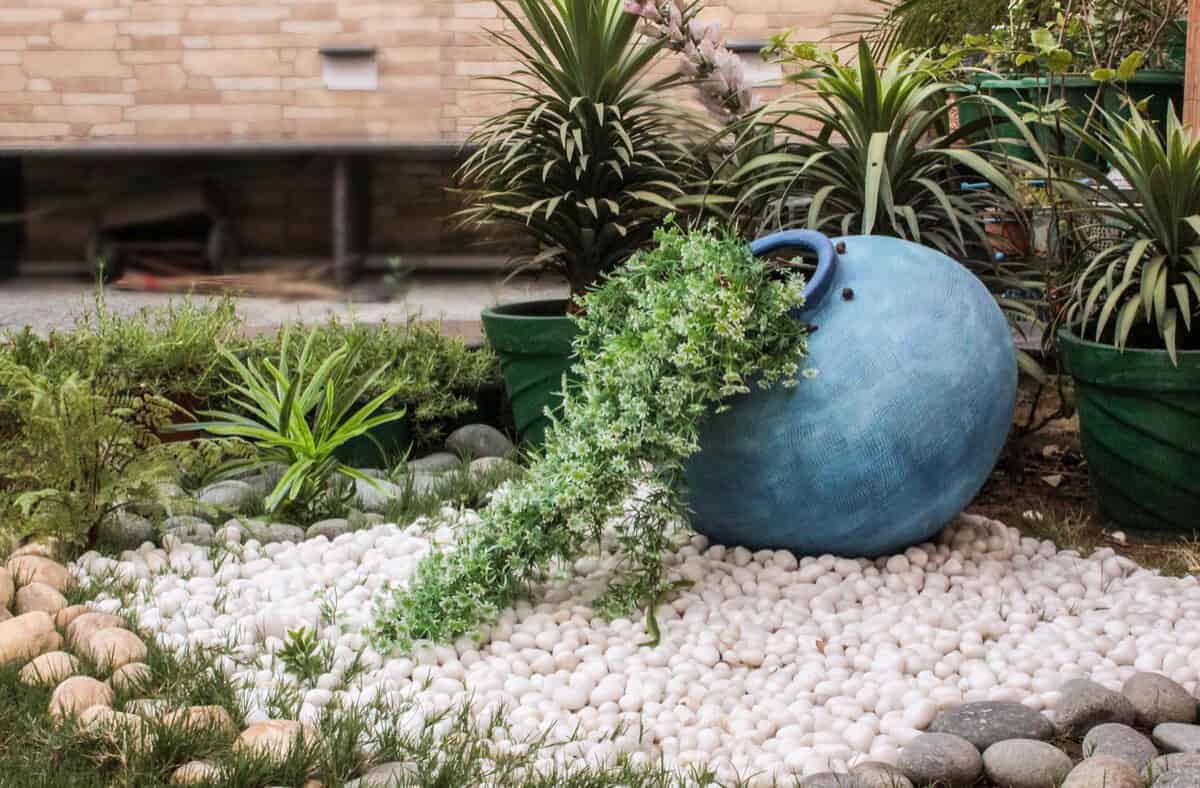 Small Rock Garden Idea