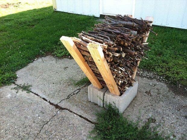 Cinder Blocks and Beams Organize Wood Quickly