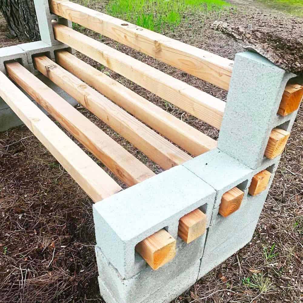 DIY Cinderblock Bench