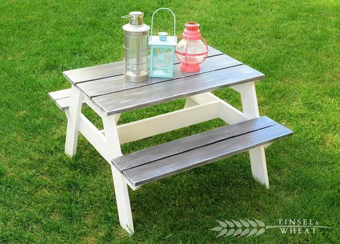 Kids Picnic Bench With Colorful Lanterns