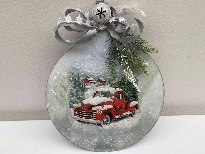 Collectible Ornament for Vintage Vehicle Lovers