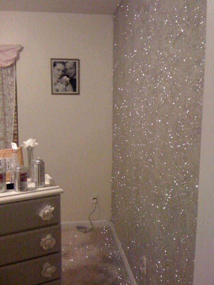 Glamorize Your Bedroom with Glitter Accents