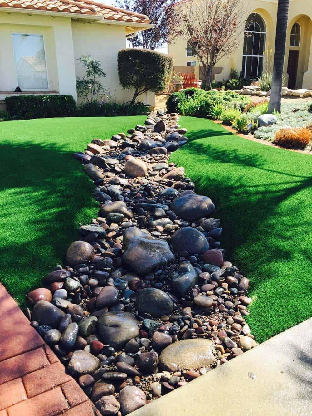 Front-Yard Dry River Bed